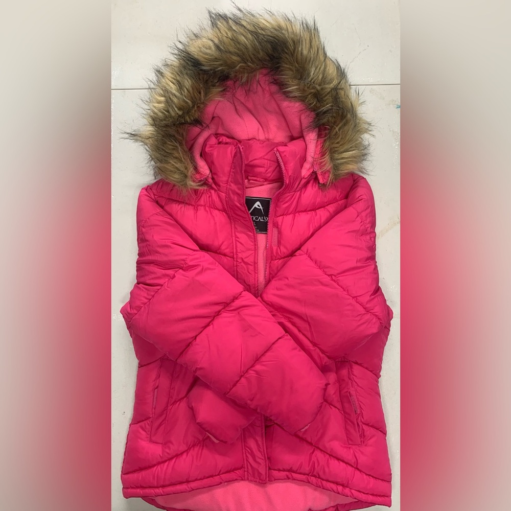 Girls winter jacket with fur hood. Size XL.